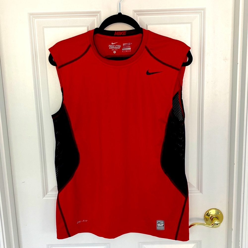 Fitted Red Nike Pro Combat sleeveless, size Medium in good condition